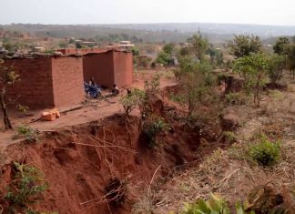 Lualaba: Une érosion menace d’engloutir plus de cent maisons au village Musompo