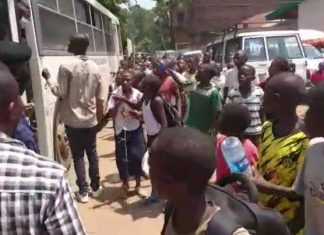 Lubumbashi : Vive tension dans les écoles après une rumeur de vaccination des élèves contre la Covid-19