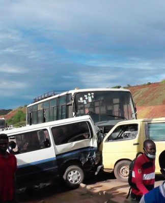 Lualaba : Un bus TÂTA fini sa course dans trois véhicules HIACE. Plusieurs blessés enregistrés