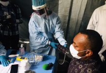 RDC/COVID-19 : Le Dr Eteni Longondo lance la campagne de vaccination