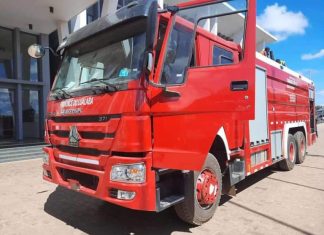 Lualaba : Présentation des camions anti-incendie au vice-Gouverneur par la commune de Manika