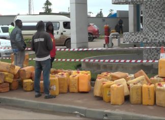 Kolwezi-Pénurie en carburant : Les conducteurs en longue file d’attente devant les stations